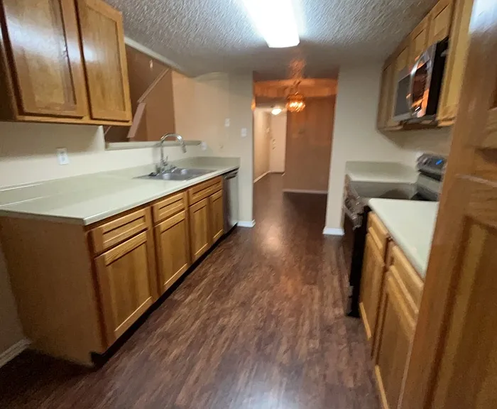4304 Hulen Cir E — Photo 6
