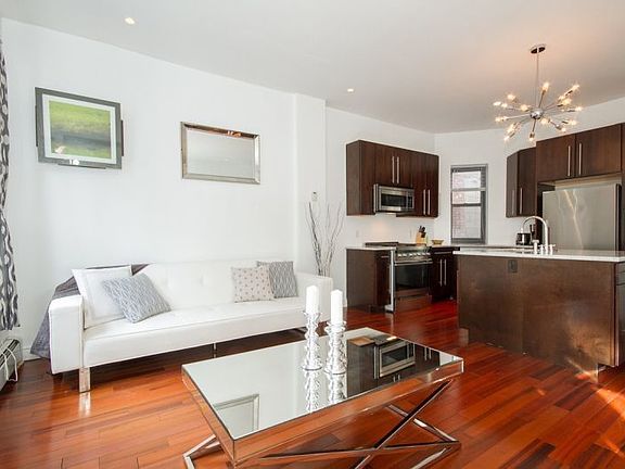3rd image of 163 W 80th St