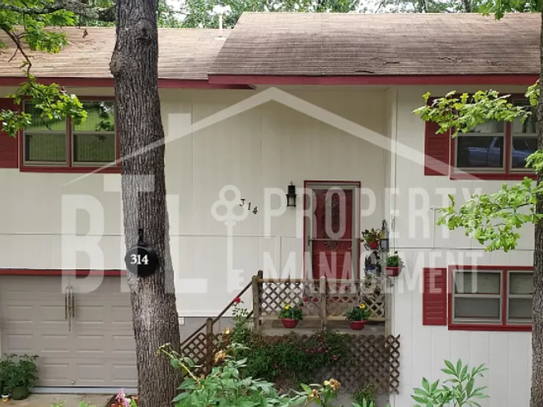 314 Truman Dr — Photo 1