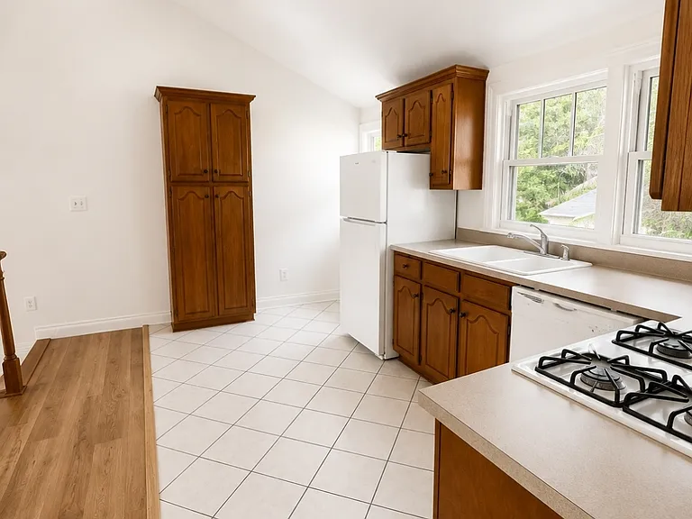 166 Kenan St — Photo 25