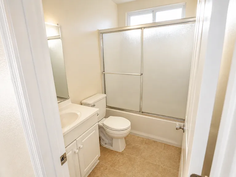 951 W Summerland Ave — Photo 5