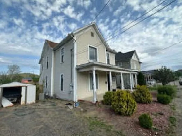 611 Dewey Ave, Saint Marys, WV 26170