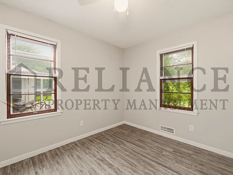 1401 W Calvert St — Photo 28