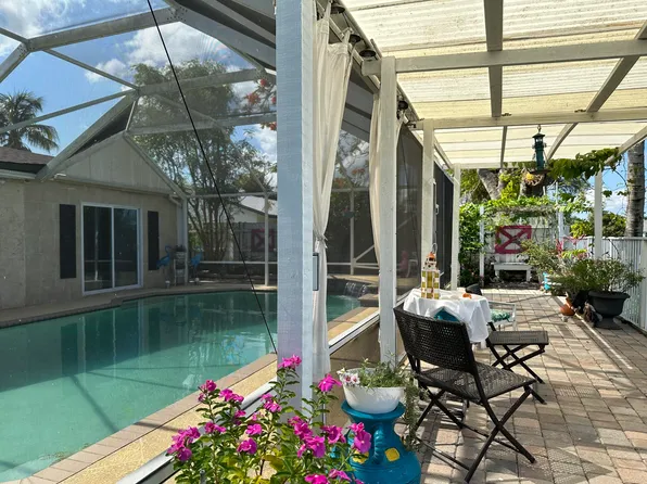 8070 Rose Marie Ave E, Boynton Beach, FL 33472