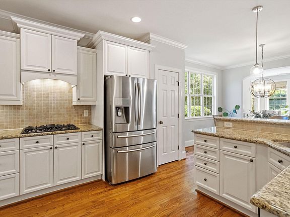3rd image of 3928 Heritage View Trl