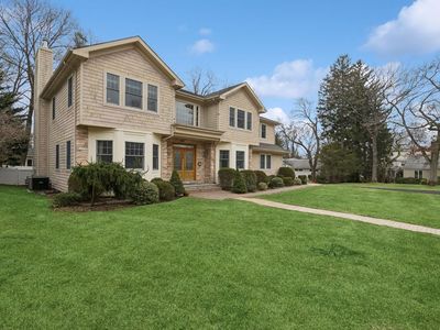 60 Spring Hill Road, Roslyn Heights, NY, 11577