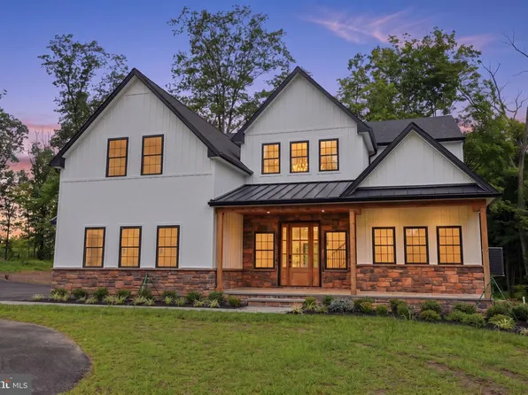 82 Scott Rd, Perkasie, PA 18944
