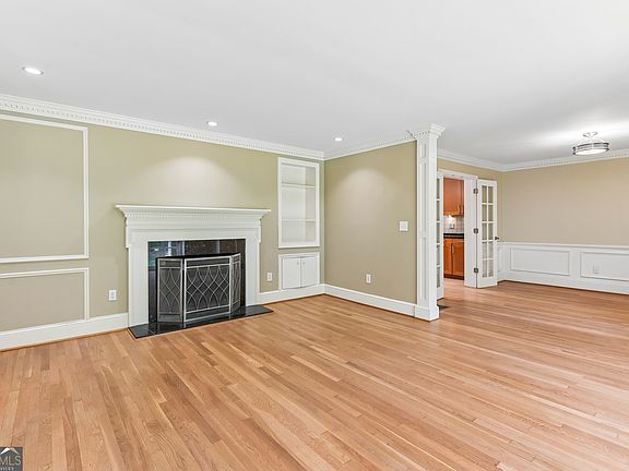 3rd image of 3135 Spalding Dr