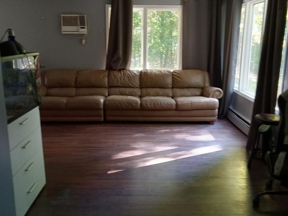 2nd image of 1527 Manor Rd #2