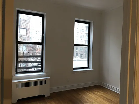 Rented by Monarch Realty Holdings | media 22