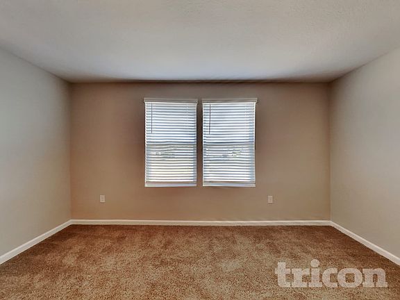 5th image of 311 Irving Bend Dr