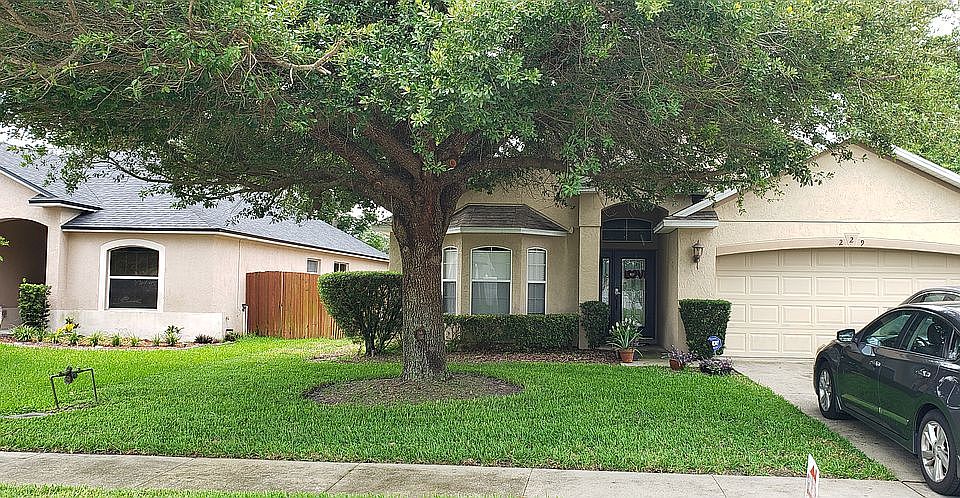 Desirable Saxon Ridge Home