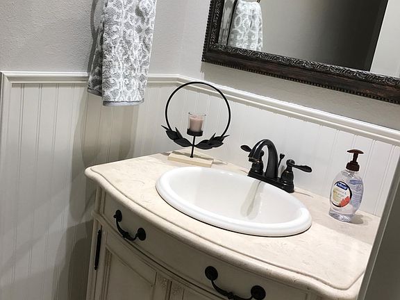 1/2 bath/powder-room