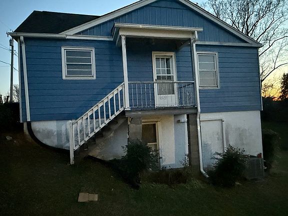 3rd image of 1003 Columbus St
