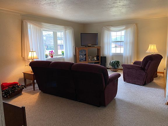 3rd image of 1325 Trent Dr