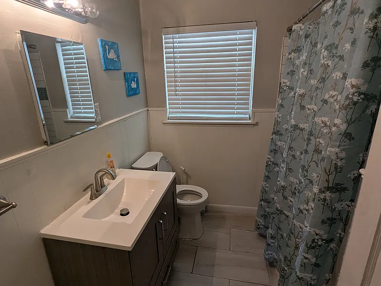 1039 E Walnut St — Photo 7