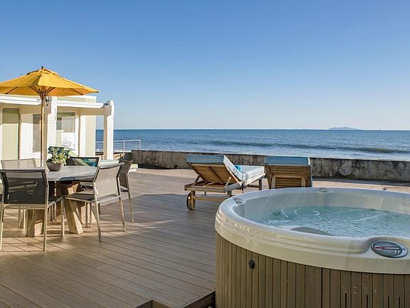 Oceanfront Deck & Spa