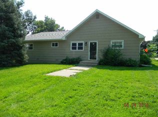 232 Paxton Ave, Hershey, NE 69143