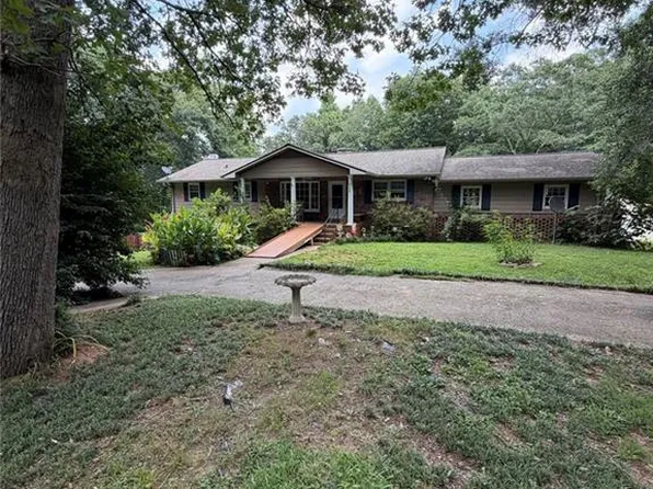 329 Riverbend Dr, Royston, GA 30662