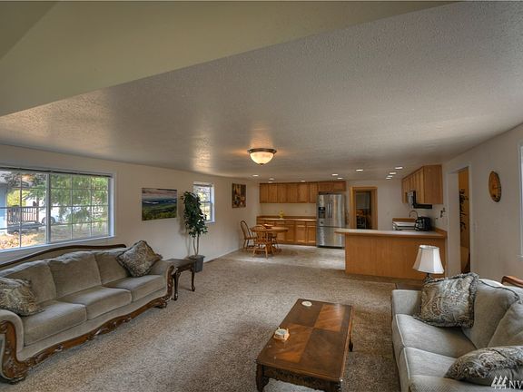 5th image of 8906 Mulberry Ct SE
