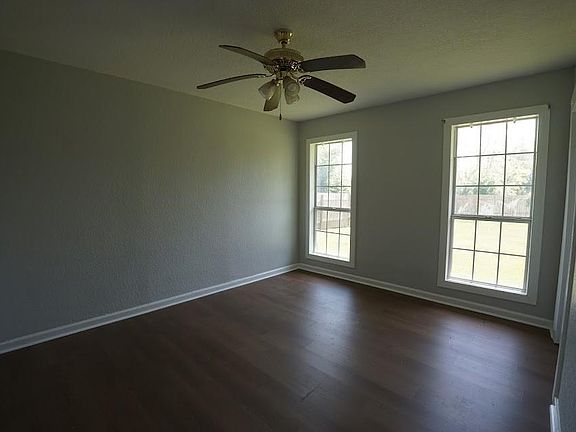 5th image of 306 Center Way St