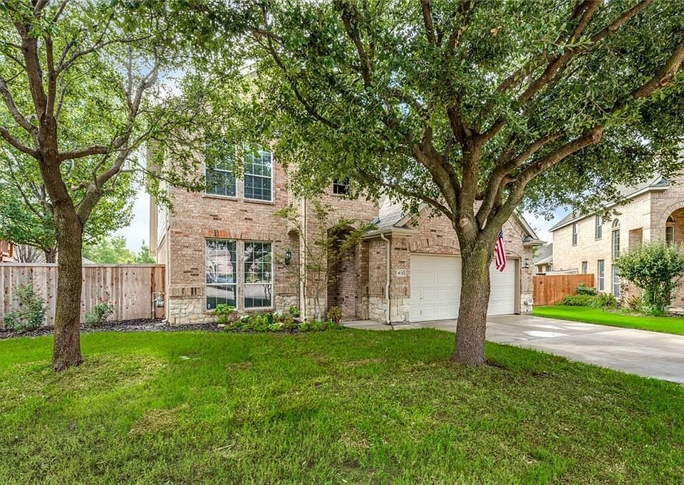 Landscaped, treed, cul-de-sac lot with top railed fencing. Great Keller schools!