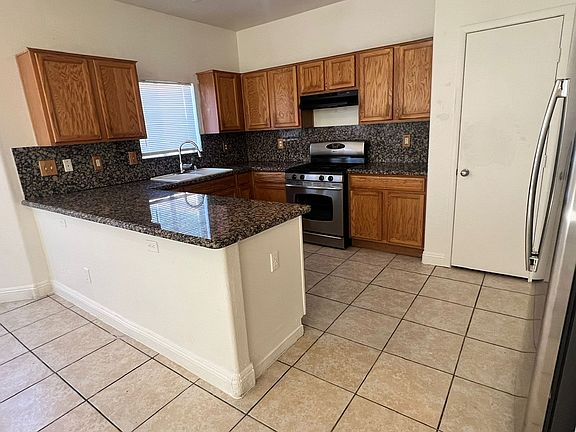 5th image of 2701 Ganzo St