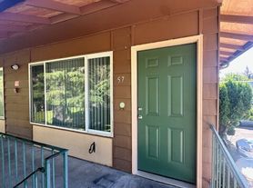 10235 NE Prescott St