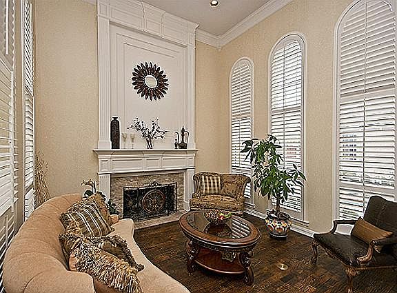 4th image of 5900 Willowross Way