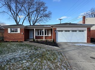 42025 Mendel Dr, Sterling Heights, MI 48313