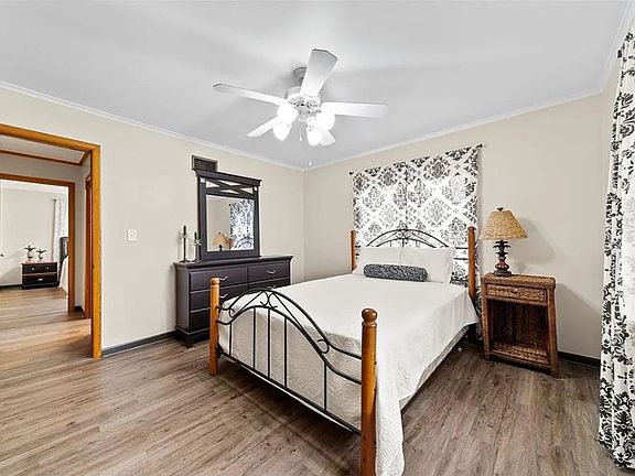 5th image of 2714 W 51st St