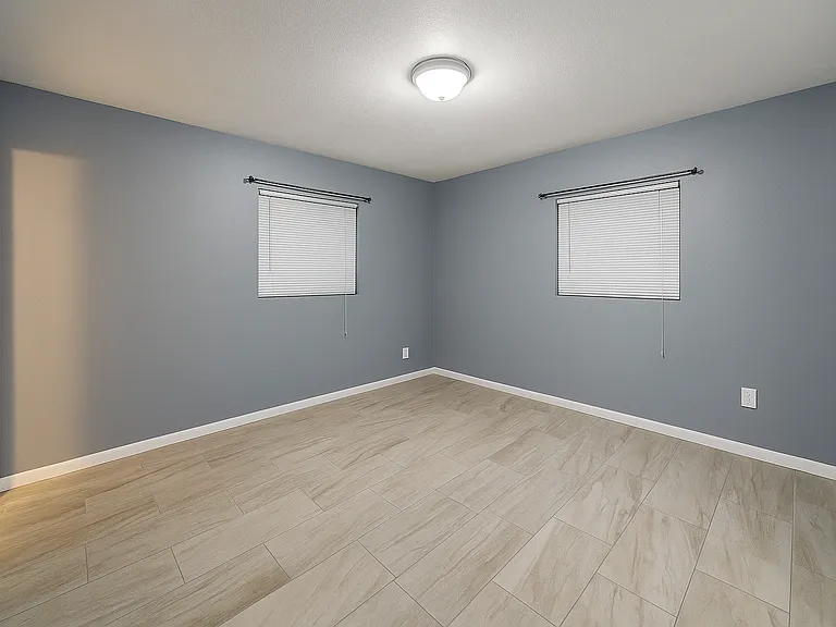 4837 Shoshone St — Photo 9