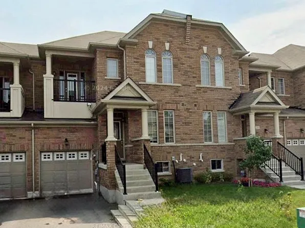 205 Laker Ct, Newmarket, ON L3X 0J5