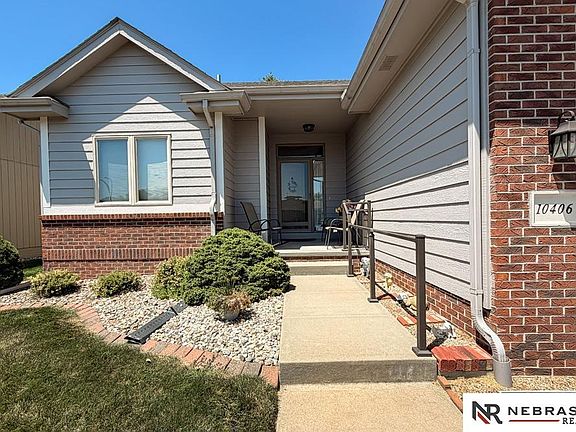 3rd image of 10406 Brentwood Dr