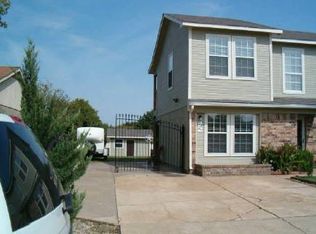 2327 Foxcroft Ln, Arlington, TX 76014
