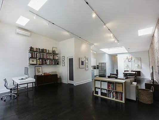 Sold by Sotheby's International Realty | media 4