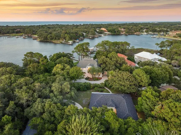 702 Beach Dr, Destin, FL 32541