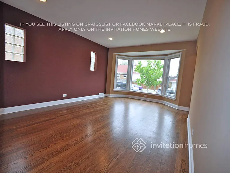 6042 W Bryn Mawr Ave — Photo 2