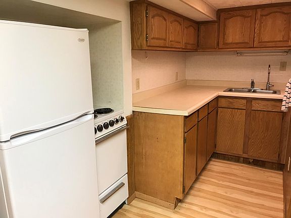 3rd image of 709 N Egan Ave