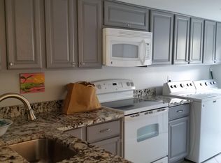 5 Marsh Harbor Dr, Beaufort, SC 29907
