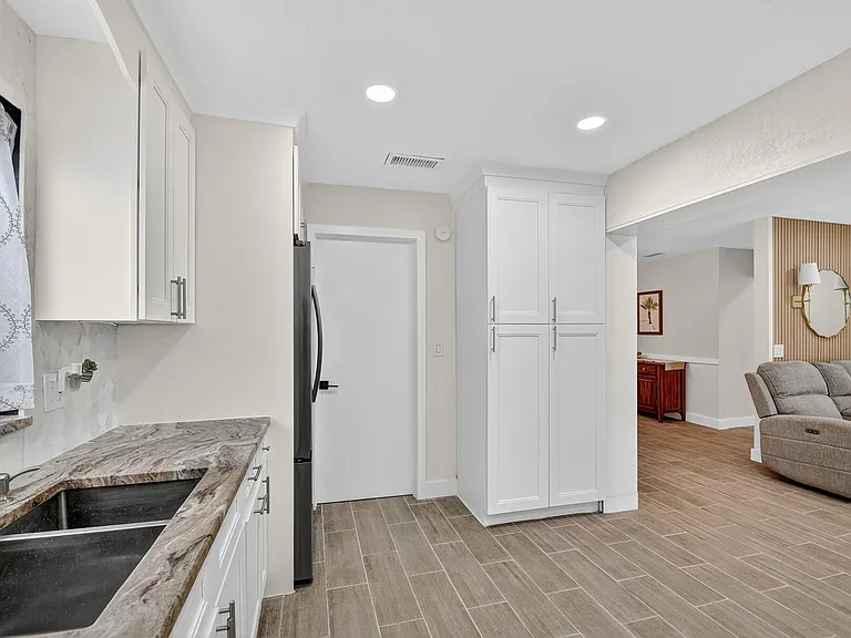 5008 Parker Ave — Photo 11