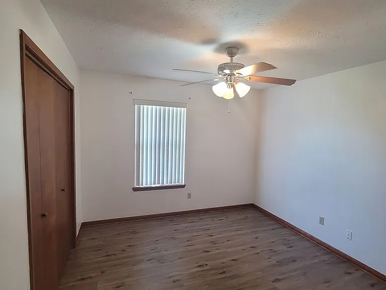 7709 Betty Louise Dr — Photo 8