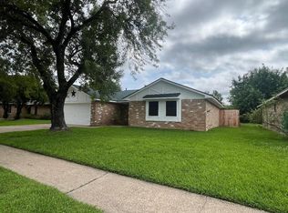 5111 Maple Dr, Baytown, TX 77521