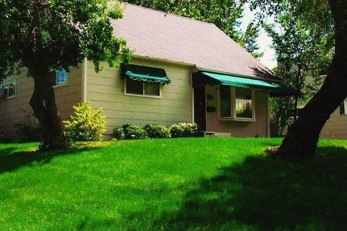 1 and 1/2 story 2200 sq f