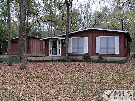 2nd image of 300 Lake Dr