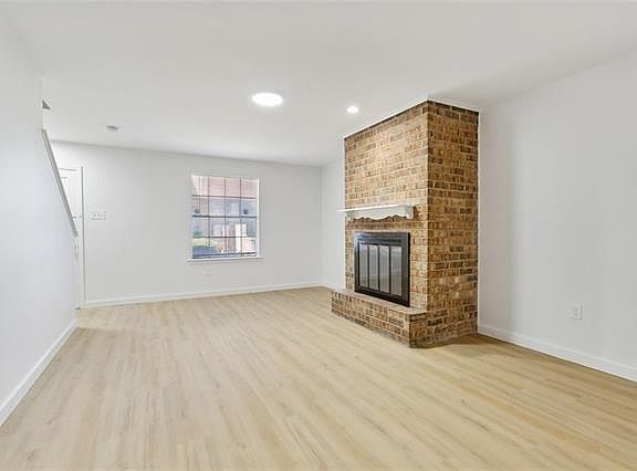 2nd image of 4479 Woodland Dr APT A
