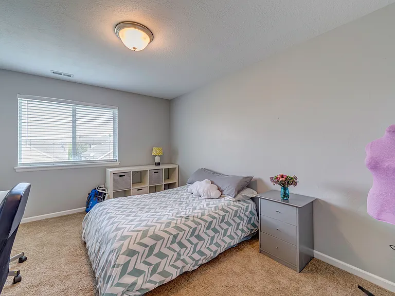 4253 N Cresthaven Ln — Photo 18