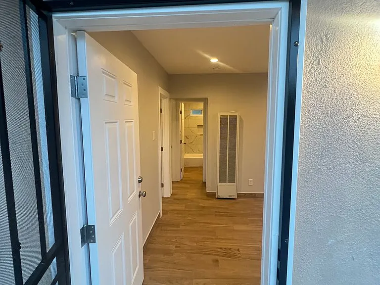 9514 Avalon Blvd — Photo 11