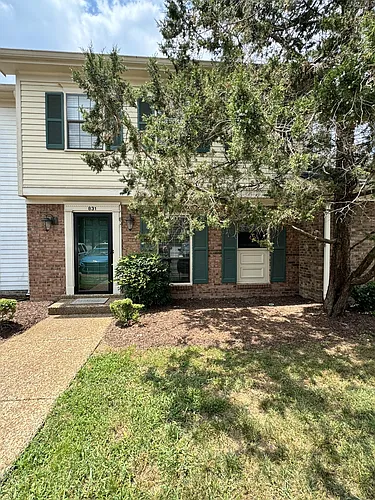 831 Brentwood Point Photo 1