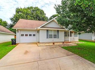 220 Deer Track Ct, Warner Robins, GA 31088